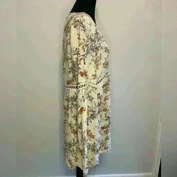 WAYF Revolve Pembrook Swing Dress Beige Floral Crochet Size Medium - Picture 4 of 8